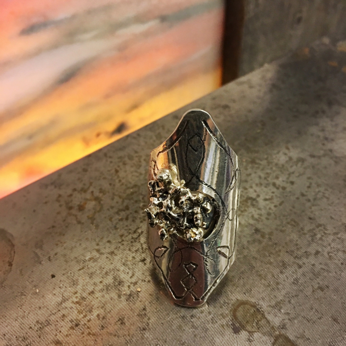 Melted silver and Ornament Shield Ring – Bjarkatrollir